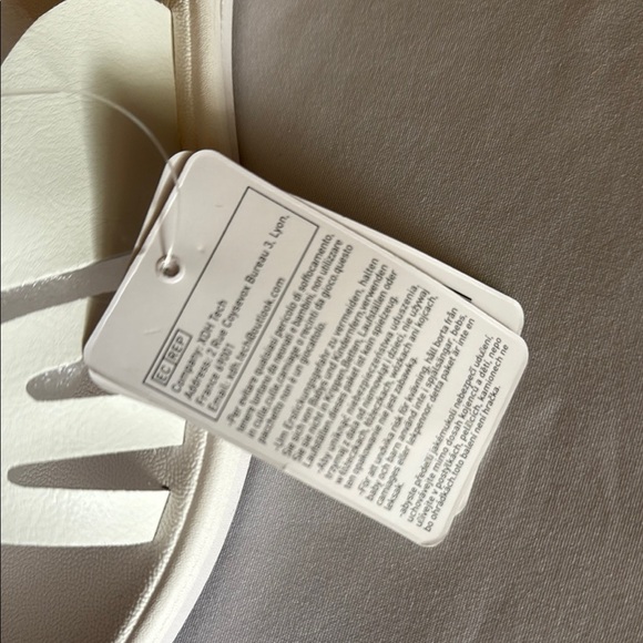 White Contemporary Sandals with H-Strap Design - Picture 9 of 10